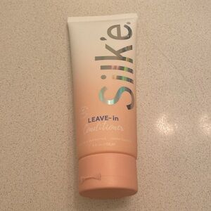 SLEEK'E
Silk'e Leave-In Conditioner